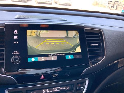 Used 2020 Honda Pilot Touring image 28