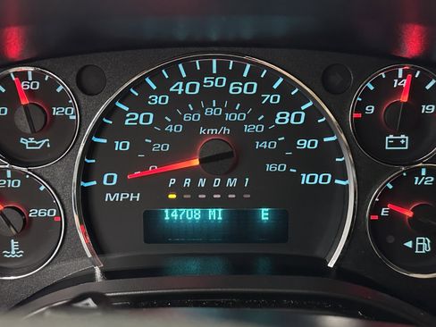 Used 2024 Chevrolet Express 3500 LT w/ LT Preferred Equipment Group image 10