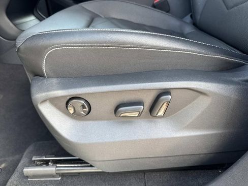 Used 2025 Volkswagen Atlas SE image 10