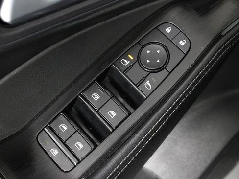 Certified 2025 Nissan Rogue SV image 24