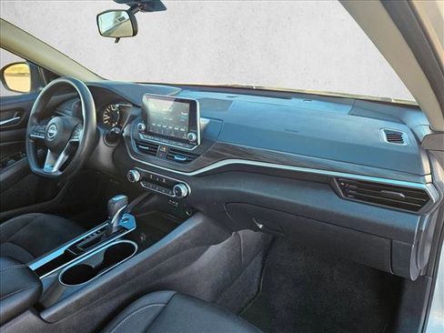 Used 2024 Nissan Altima 2.5 SV image 22