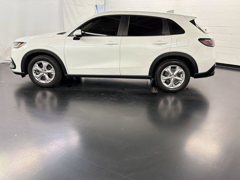 Certified 2024 Honda HR-V LX image 2