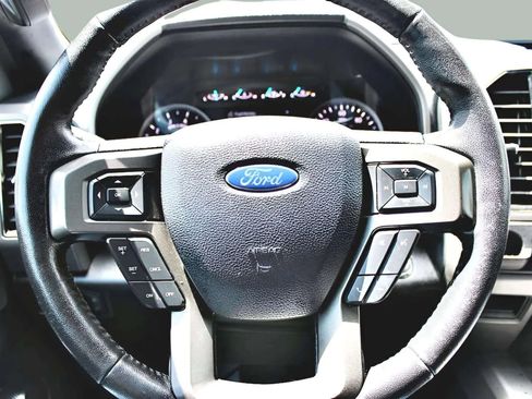 Used 2020 Ford Expedition XLT image 14