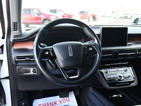 Used 2022 Lincoln Corsair Reserve w/ Elements Package image 12