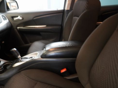 Used 2018 Dodge Journey SE image 7