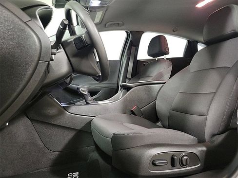 Used 2024 Chevrolet Malibu LT image 10