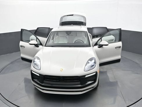 Certified 2026 Porsche Macan GTS AWD/4WD image 32