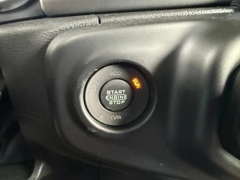 Used 2023 Jeep Gladiator Sport AWD/4WD image 35