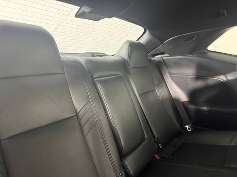 Used 2018 Dodge Challenger SXT RWD image 28