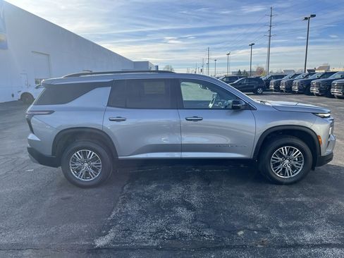 New 2025 Chevrolet Traverse LT w/ LPO, Floor Liner Package image 8