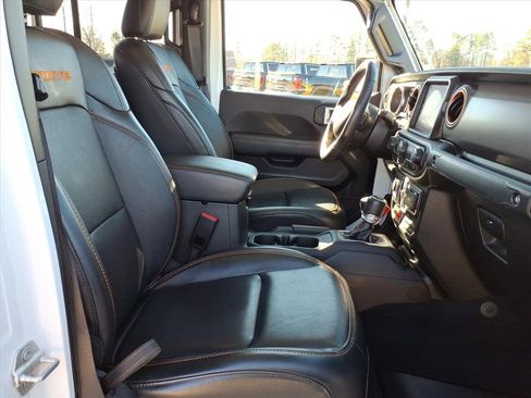 Used 2023 Jeep Gladiator Mojave w/ LED Lighting Group image 11