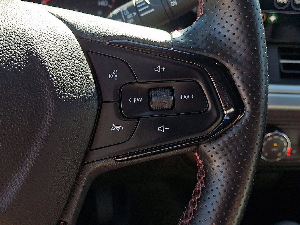 Used 2024 Chevrolet Trax RS w/ Driver Confidence Package FWD image 20