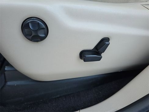 Used 2018 Jeep Grand Cherokee Laredo image 12