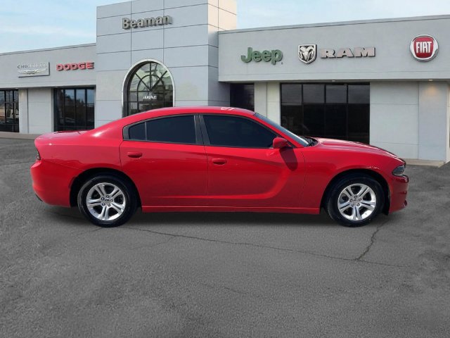 Used 2022 Dodge Charger SXT RWD image 2