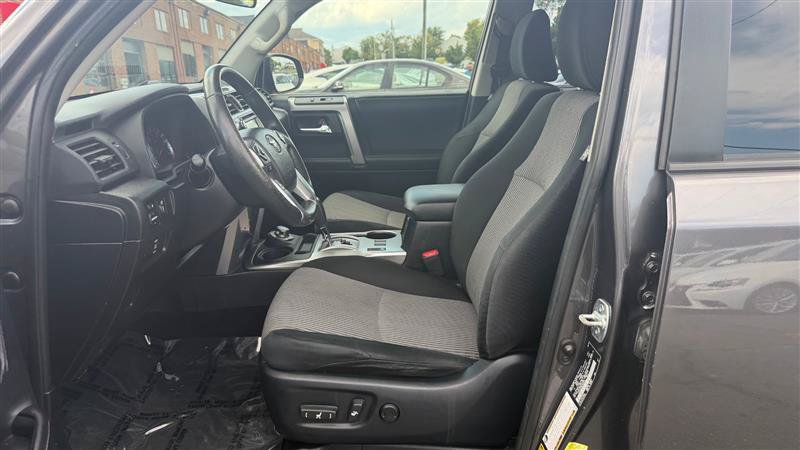 Used 2015 Toyota 4Runner SR5 AWD/4WD image 20