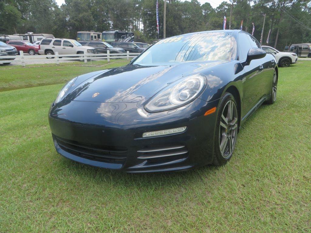 Used 2015 Porsche Panamera image 2