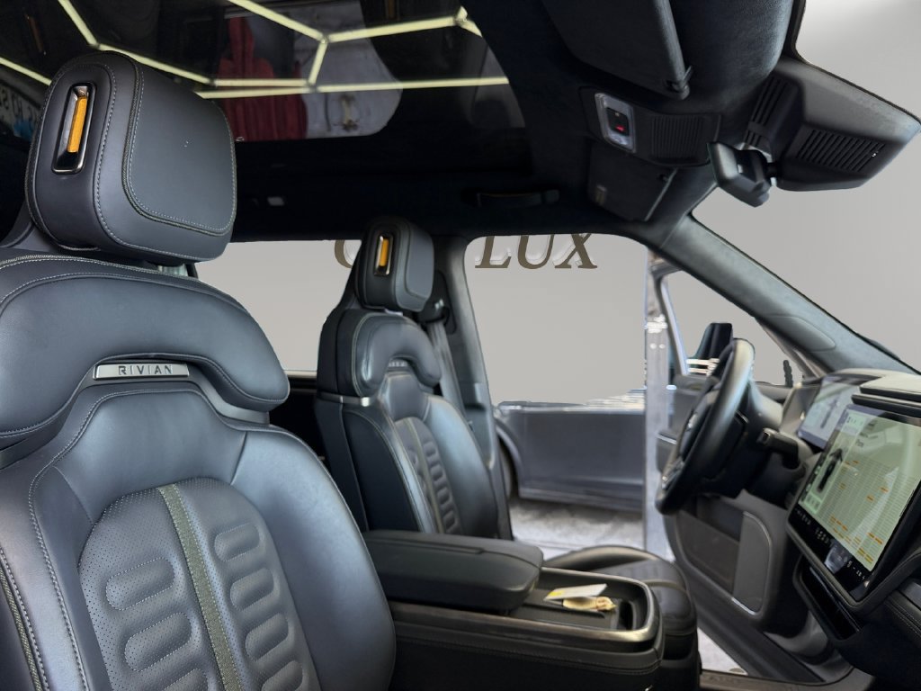 Used 2025 Rivian R1S Adventure Dual AWD/4WD image 15