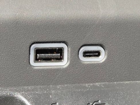 New 2025 Chevrolet Suburban Premier image 15