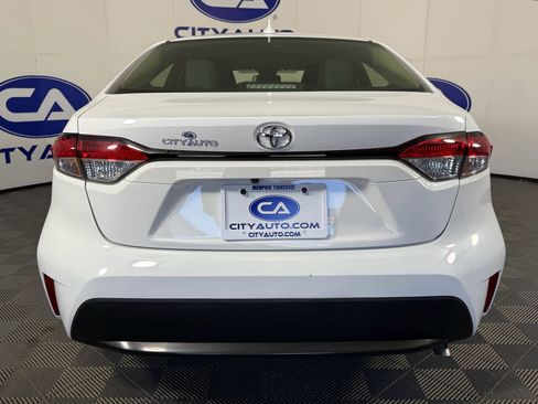 Used 2022 Toyota Corolla LE image 7