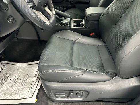 Used 2025 Toyota 4Runner Limited AWD/4WD image 13