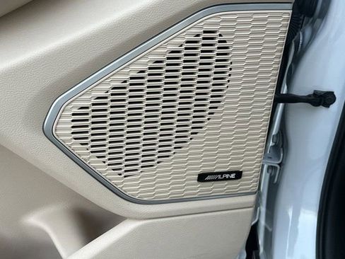 Used 2023 Jeep Grand Cherokee 4WD 4xe w/ Luxury Tech Group II image 15