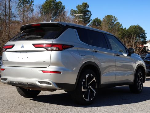 Used 2023 Mitsubishi Outlander SE image 5