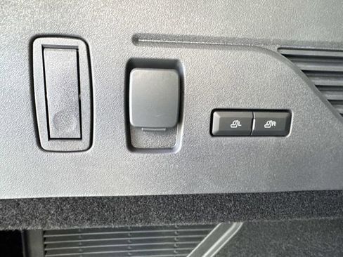 New 2026 Lincoln Nautilus Reserve w/ Jet Appearance Package image 12