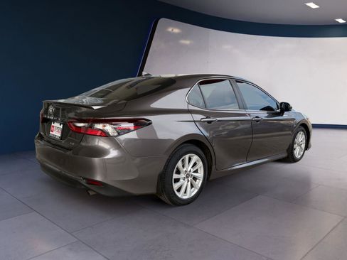 Used 2023 Toyota Camry LE image 5