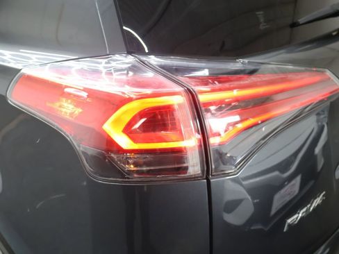 Used 2016 Toyota RAV4 Limited AWD/4WD image 29
