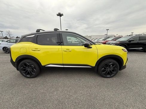 New 2025 Nissan Kicks SR image 4