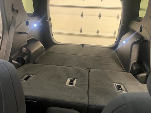 Used 2025 Chevrolet Equinox LT image 30