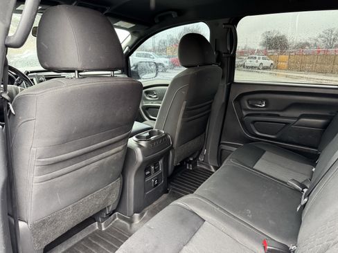 Used 2018 Nissan Titan SV w/ SV Convenience Package image 34