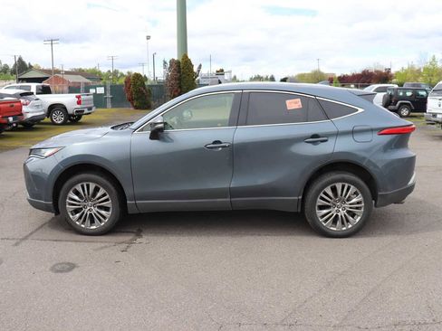 Used 2021 Toyota Venza XLE w/ Carpet Mat Package (TMS) AWD/4WD image 8
