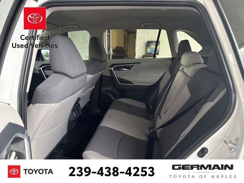 Used 2025 Toyota RAV4 XLE image 17