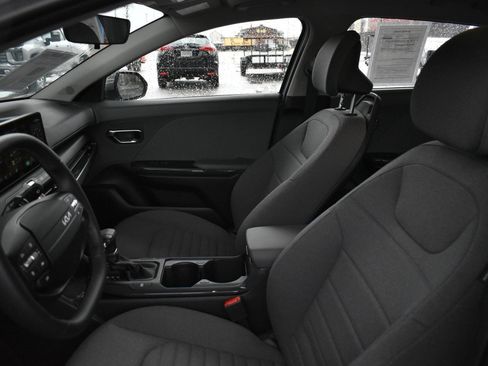 Used 2025 Kia K4 EX image 14