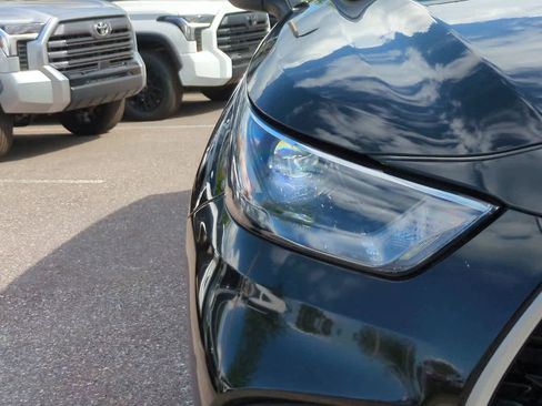 Used 2022 Toyota Highlander LE FWD image 10