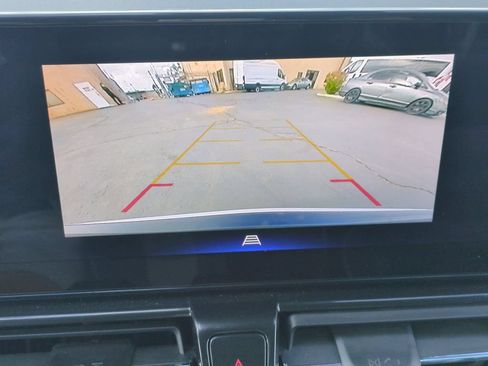 Used 2025 Chevrolet TrailBlazer LT AWD/4WD image 17