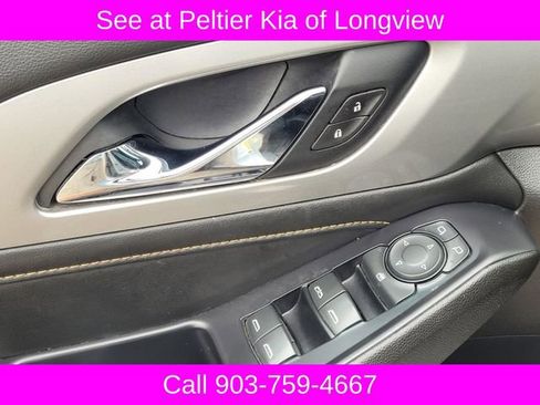 Used 2021 Chevrolet Traverse RS FWD image 18