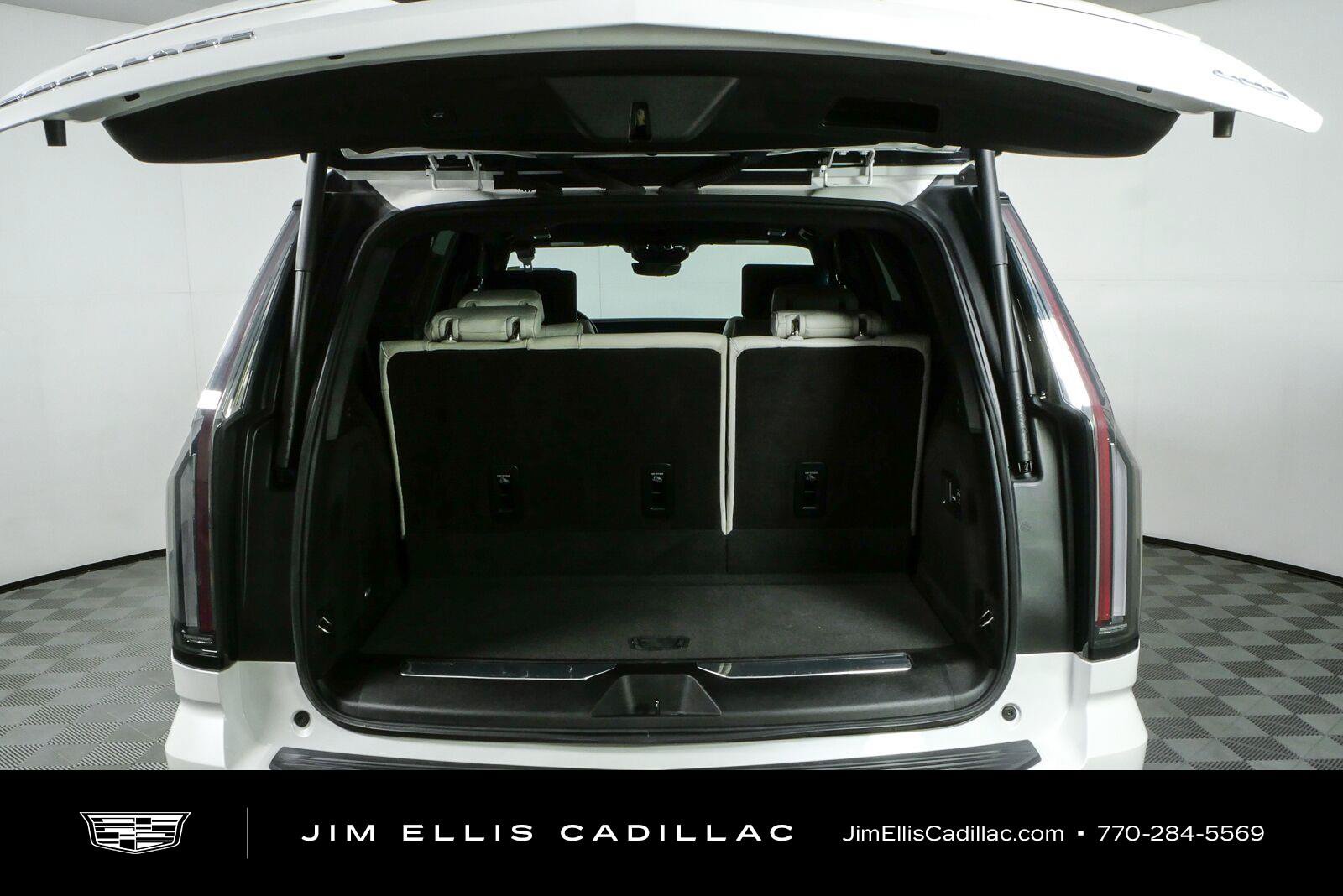 Used 2025 Cadillac Escalade Sport Platinum AWD/4WD image 32
