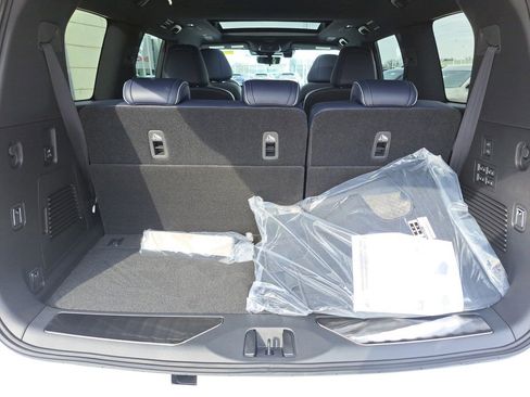Used 2026 INFINITI QX80 4WD w/ Sport Exterior Package image 16