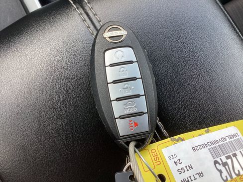 Used 2024 Nissan Altima 2.5 SV FWD image 32