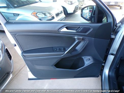 Used 2021 Volkswagen Tiguan S FWD image 13