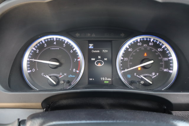 Used 2019 Toyota Highlander XLE AWD/4WD image 19