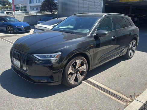 Used 2022 Audi e-tron Premium Plus AWD/4WD image 1