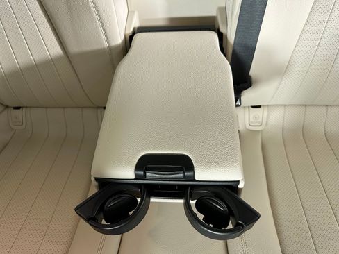 Used 2018 Mercedes-Benz E 300 4MATIC image 34