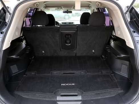 Used 2016 Nissan Rogue S FWD image 10