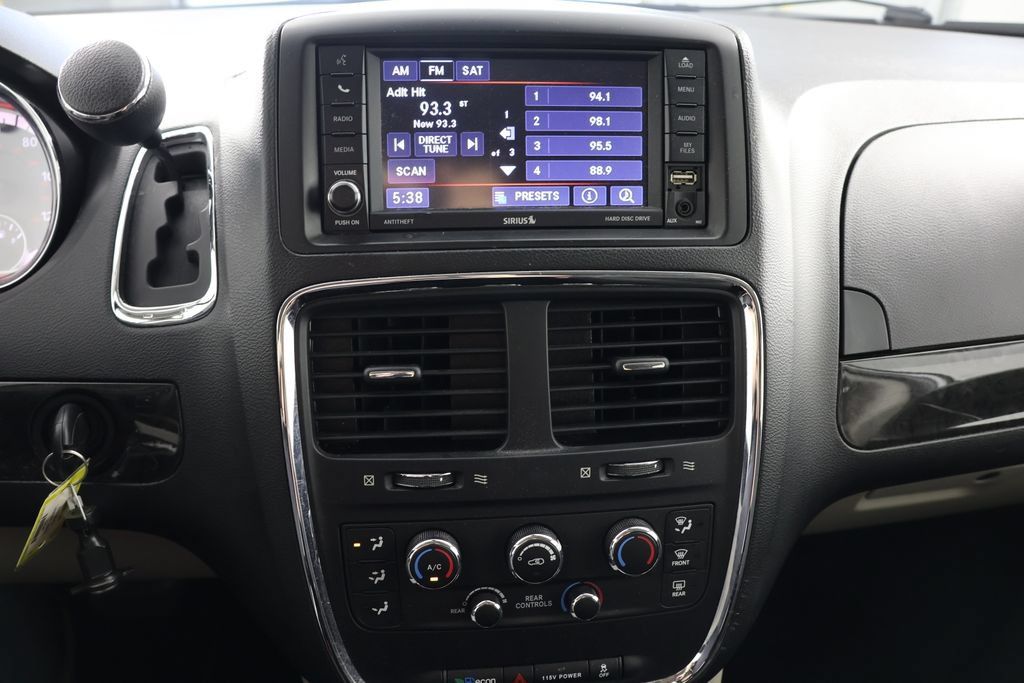 Used 2019 Dodge Grand Caravan SE FWD image 12