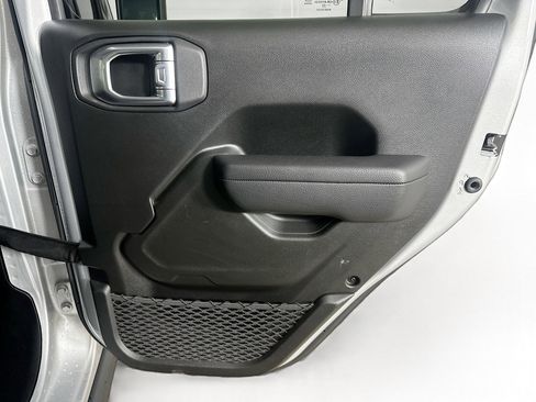 Used 2024 Jeep Wrangler Unlimited AWD/4WD image 28