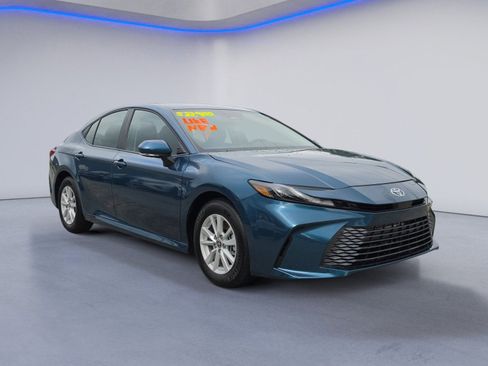 Used 2026 Toyota Camry LE FWD image 7