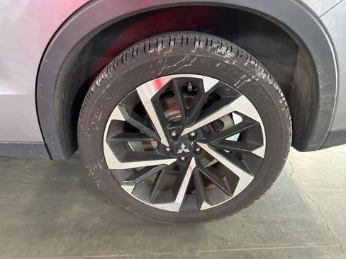 Used 2023 Mitsubishi Outlander SE image 24
